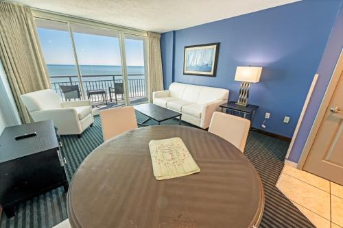 New Modern Oceanfront, BeachPool, 5th Floor,Nice!