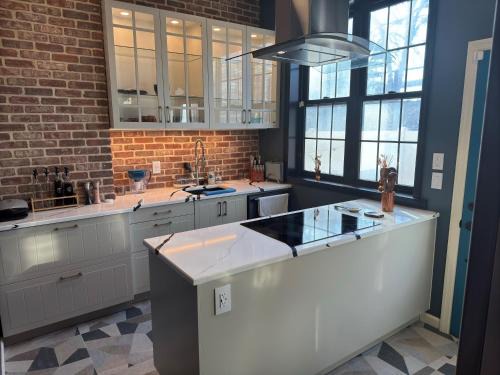 NEW Modern Private Entrance 2 BD Apt Minutes to NYC
