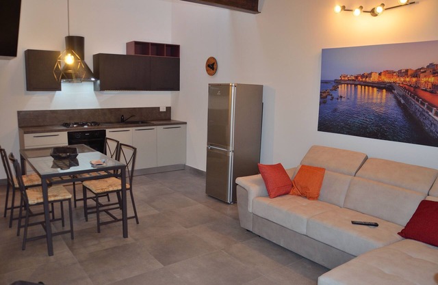 New on Homeaway- totally renovated and air-conditioned independent house
