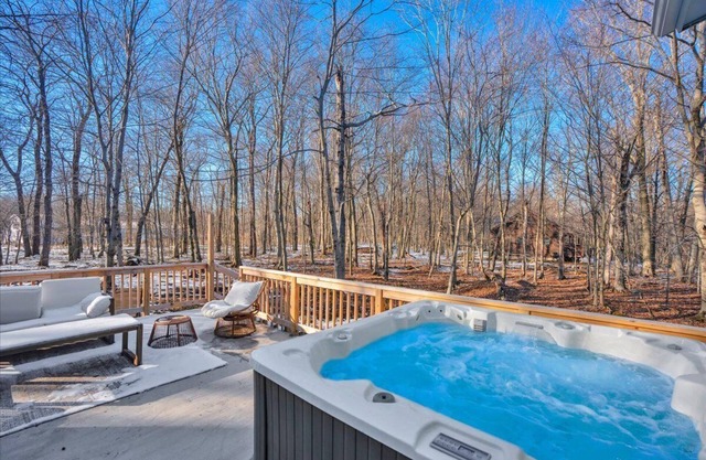 NEW! Poconos - Big Bass 3BR 2BA Hot Tub/Game Roomn