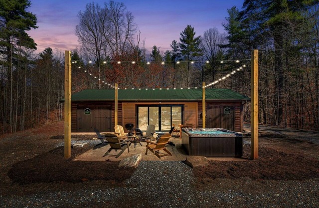 New Spacious Modern 1-Story Cabin!