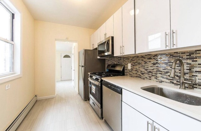 *NEW Stunning Spacious Home in Brooklyn!* 2 floors