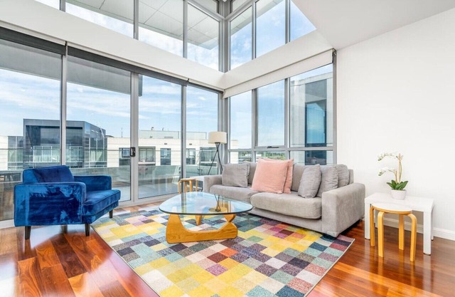 New to VRBO: 2BR Apt Near Parliament House