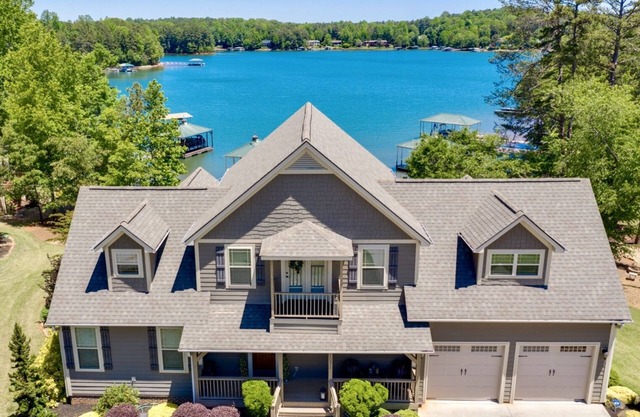 New to VRBO! Big water views, private dock, pool table, 15 min Clemson!