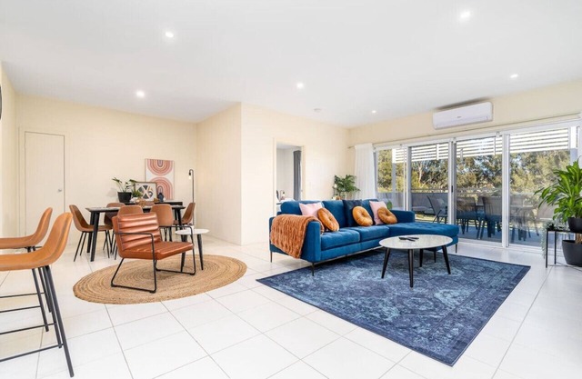 New to VRBO: Captivating 3BR/2BA APT close to Dickson Shopping!