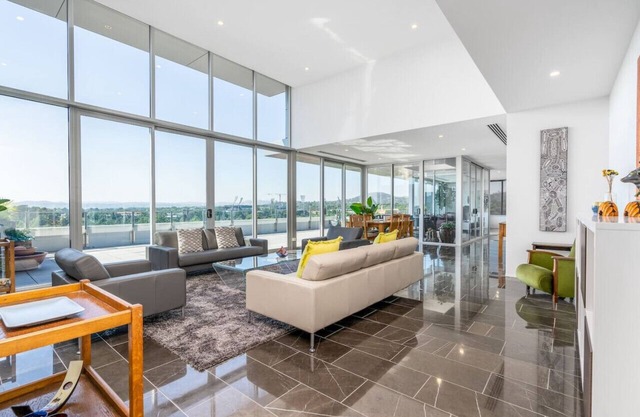 New to VRBO: Modern 3BR Home 5 mins away from Parliament House