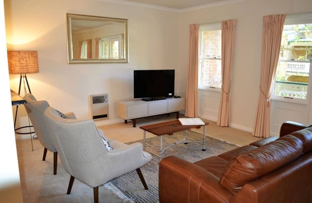 New to VRBO: Spacious 2BR APT Next to the City
