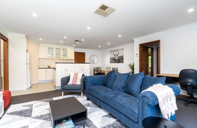 New to VRBO: Spacious 2BR Home in Tranquil Leafy Neighborhood