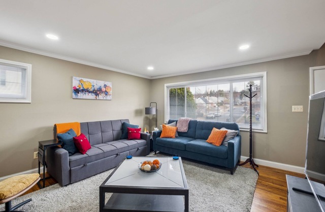 NEW! Uline Hospitality (4-Bedroom Home)