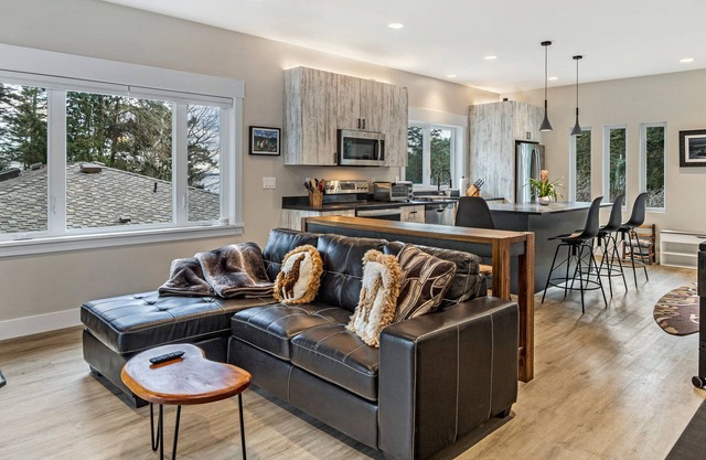 New Waterview Loft near Roche Harbor! (sjil)