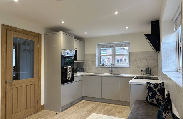 New Willow Cottage - 5 bedroom, sleeping 11