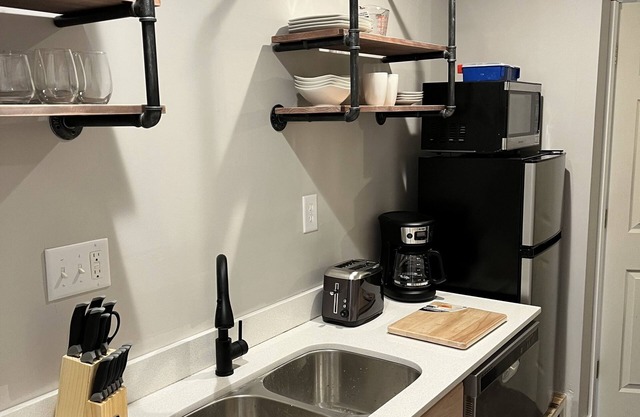 Newely Remodeled Studio!