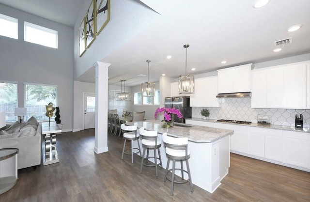 Newly Built Hill Country Home Minutes from the Rim, UTSA, La Cantera, Six Flags