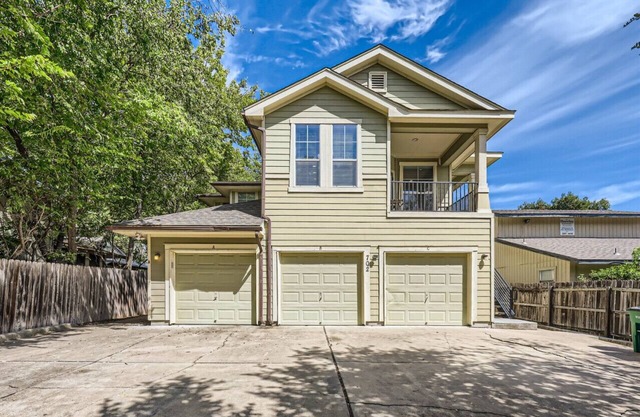Newly Designed 3/2 Townhouse close to Domain/DT/SXSW Top Spots!