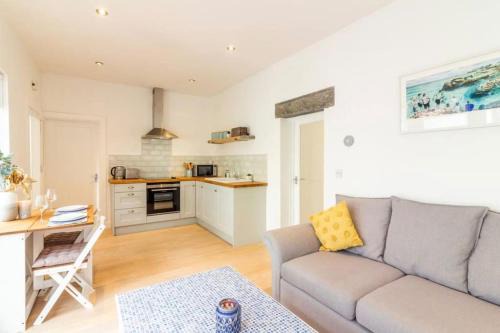 Newly Refurbished Traditional Cottage Blackrock