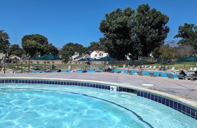 Newly Remodeled 3-bedroom Entire-Family-House in Irvine with a Large Yard