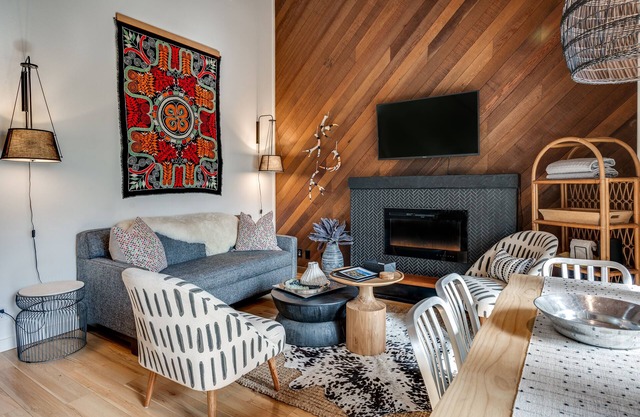 Newly Remodeled Luxury Condo at Seventh Mountain Resort Close to Mt Bachelor
