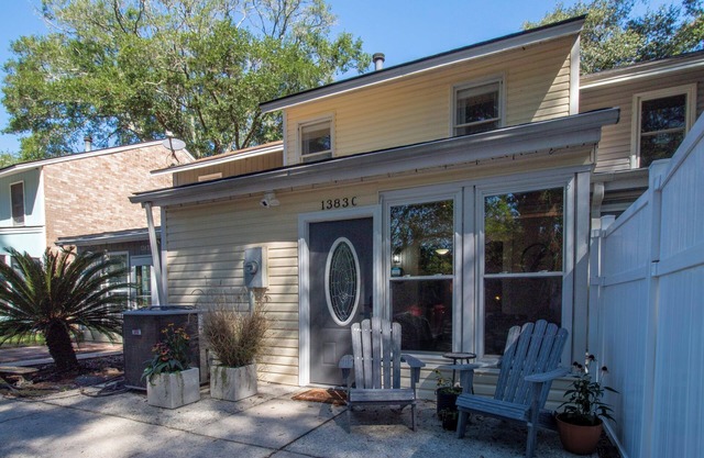 Newly renovated 2BR townhome in the heart of James Island