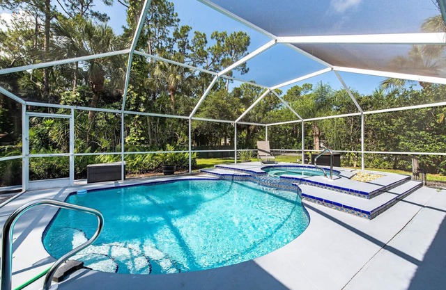 Newly Renovated, Beach Close, Pet Friendly, Modern Luxury Retreat