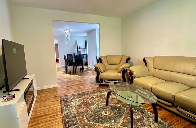 Newly renovated luxurious and private, 3-bedroom 2 bath West Side Oasis!