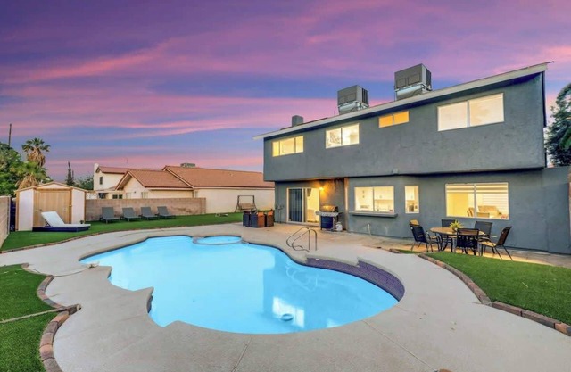 Newly Renovated Modern Oasis w Pool, Mins to Strip