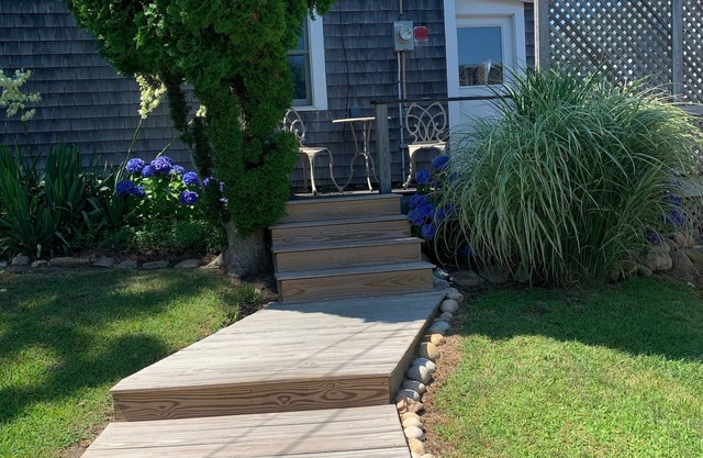 Newly Renovated, Private Oasis!- AC for summer months!