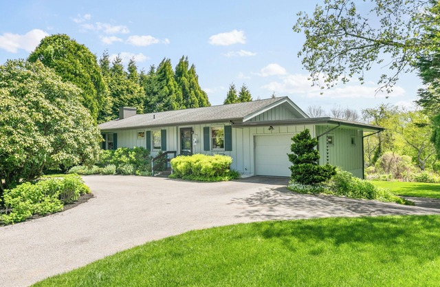 Newly renovated mid-century modern house, minutes from town and beach