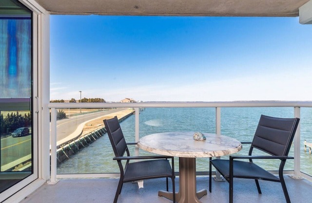 NEWLY UPDATED! 2BR Condo Blocks to the Boardwalk