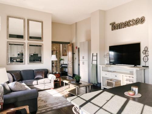 Neyland View Condo - Heart of Downtown Knoxville