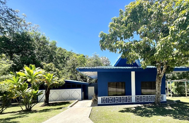 Ngermid Oasis - 1BD. 1.5BA Vibrant Space