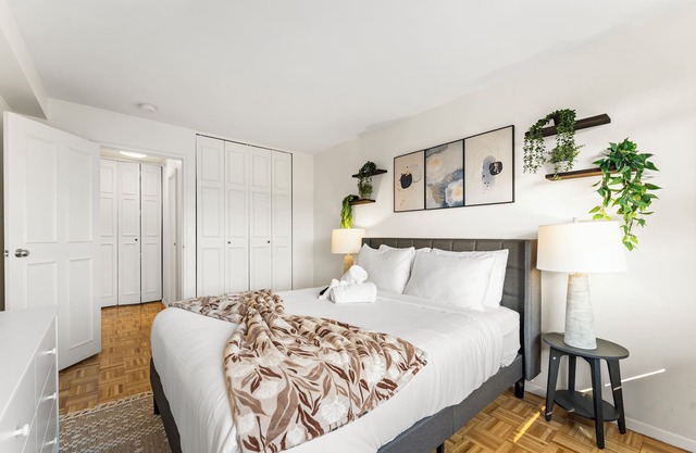Nice 2bd/1.5ba Next to BU 1949