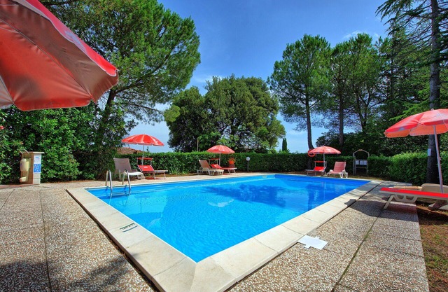 Nice apartment for 6 people with pool, WIFI, veranda and panoramic view, close to San Gimignano