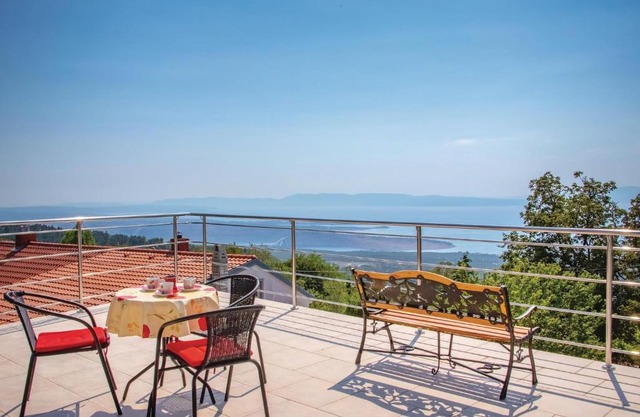 Nice apartment in Hreljin with Jacuzzi and WiFi