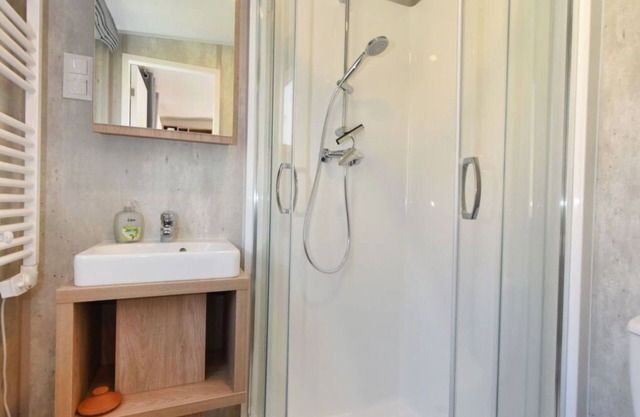 Nice apartment in villa for 4 people with A/C, WIFI, TV, terrace, pets allowed and parking