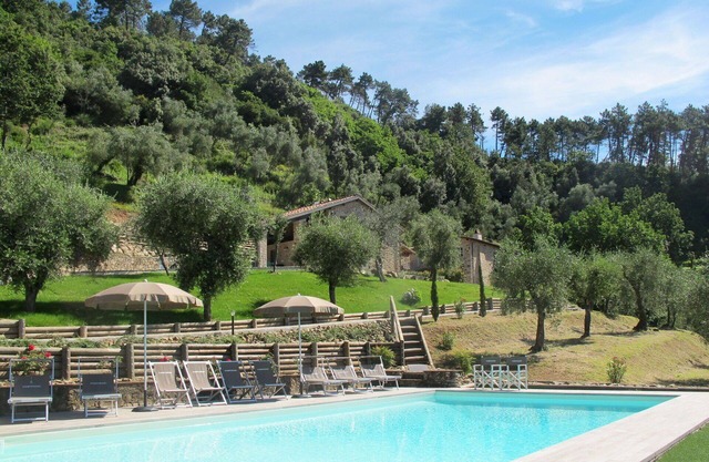 Nice apartment in villa with A/C, WIFI, private pool, TV, terrace, pets allowed and parking