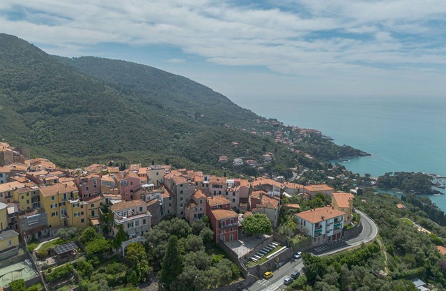 Nice apartment for 4 people with WIFI, A/C, TV and terrace