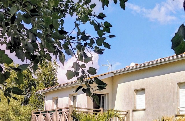 Nice apartment seaside beach 100m T2 large balcony aytre 3kms from la rochelle