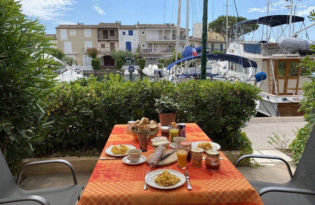 Nice Garden Apartment in Port Grimaud