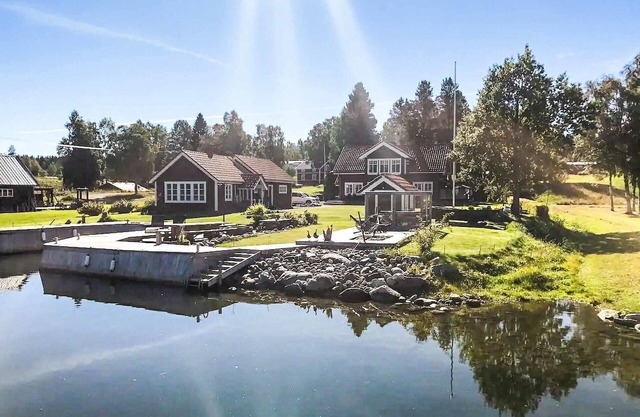 Nice home in åstön with house sea view