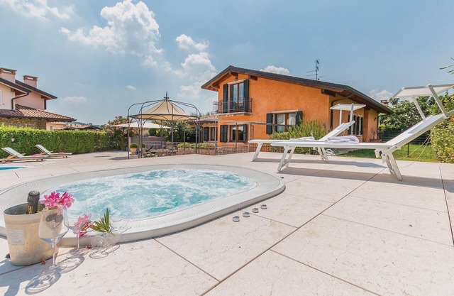 Nice home in Fumane -VR-
