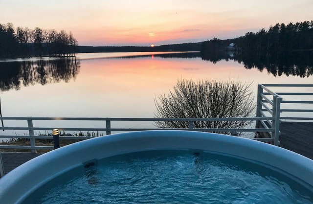 Nice home in Hjältevad with sauna