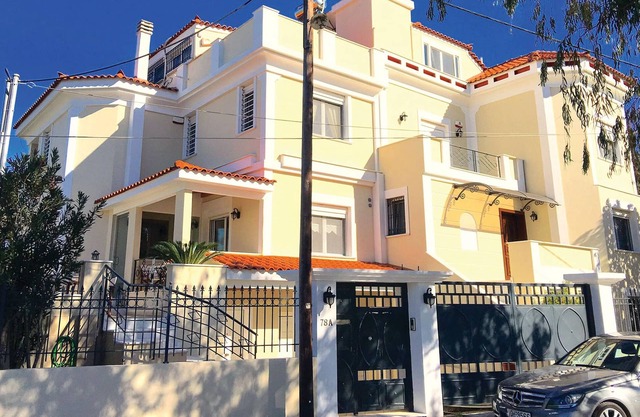 Nice home in Nea Makri with kitchen