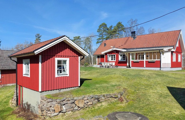 Nice home in Vittsjö with sauna