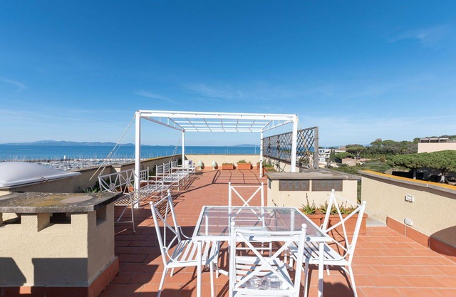 Nice apartment for 6 people with WIFI, A/C, TV, terrace and pets allowed