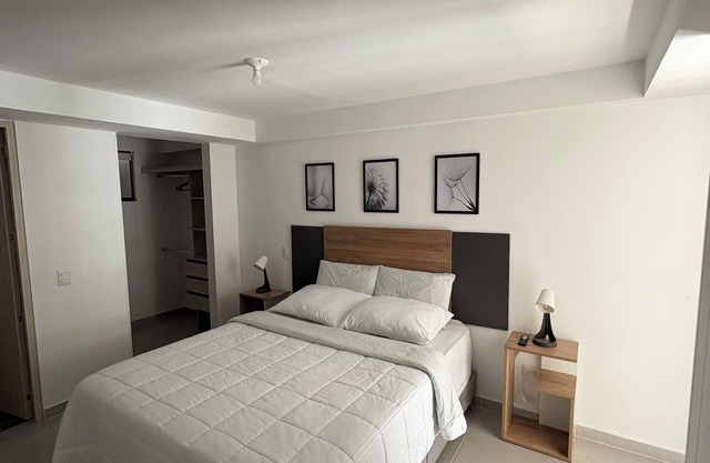 Nice new apartment excellent location close to clinics. Fully equipped