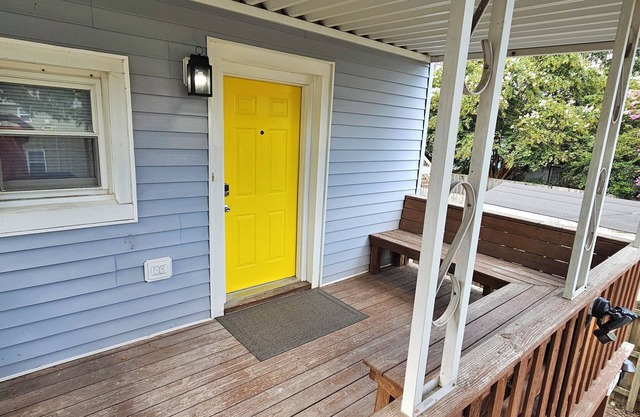 Nicely Finished Apt on Buckroe Beach
