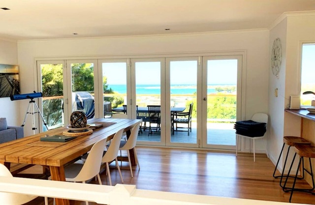 Nicks House · Apollo Ocean Blue FREE WI-FI