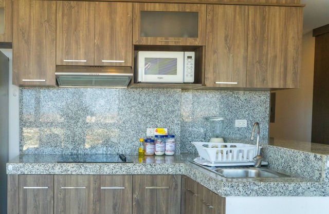 nModern Salinas Condo, Steps to Beach + Rooftop Terrace!