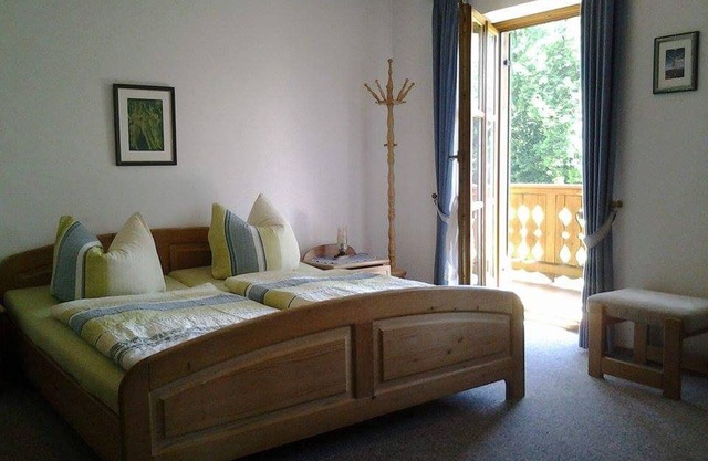 No. 3 Large apartment living/bedroom, 30 sqm