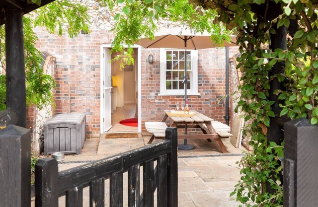 No. 4 Back Lane - sleeps 3 guests in 2 bedrooms